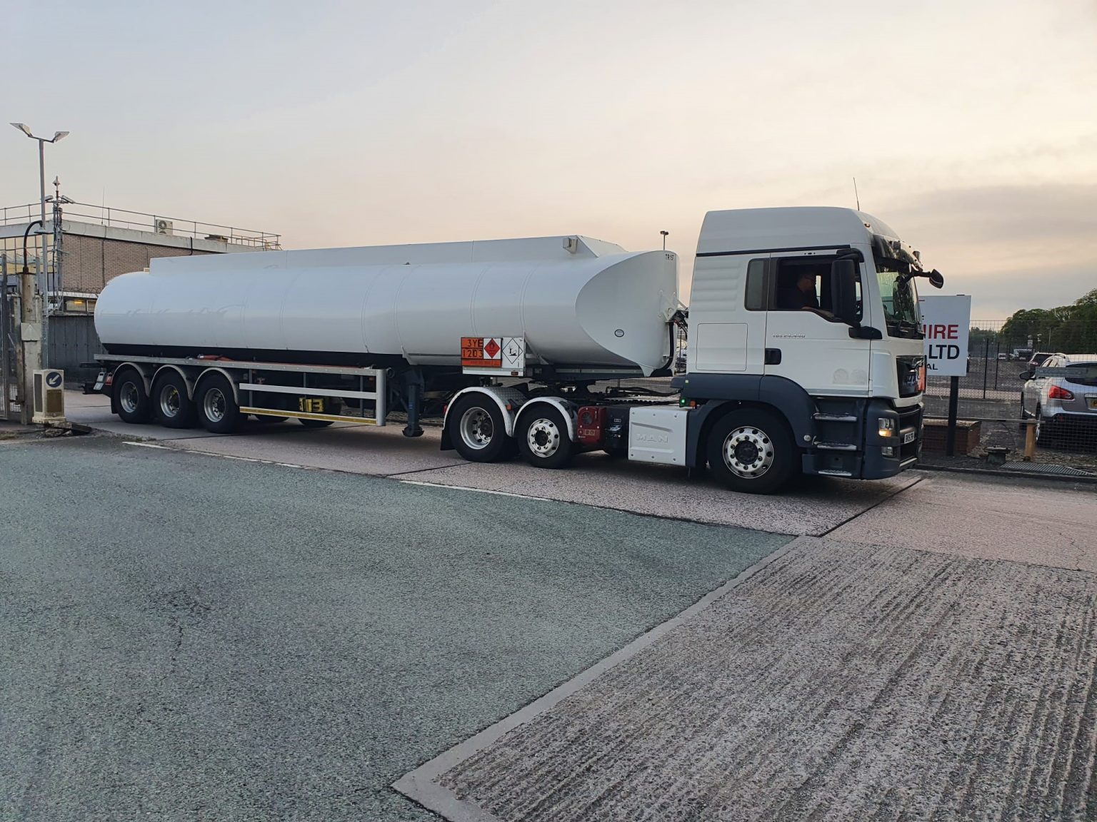 Axis Logistics Unveils AllNew Trucks AXIS